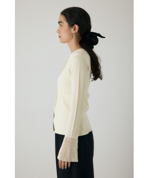 crie conforto(クリーコンフォルト)の「スリーブシアーリブカーディガン 冬服 / 長袖 / 羽織り(カーディガン/ボレロ・レディース・ブラック/マスタード/オフホワイト・FREE)」の4枚目の写真