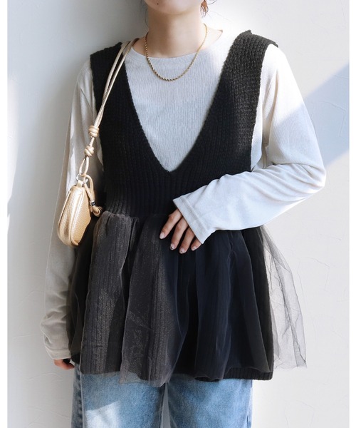 reca（レカ）の「ニット×チュールVネックペプラムベスト（ベスト・レディース・ブラック/グレイッシュベージュ・M）」の2枚目の写真