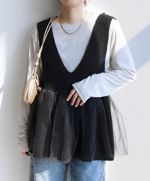 reca（レカ）の「ニット×チュールVネックペプラムベスト（ベスト・レディース・ブラック/グレイッシュベージュ・M）」の3枚目の写真