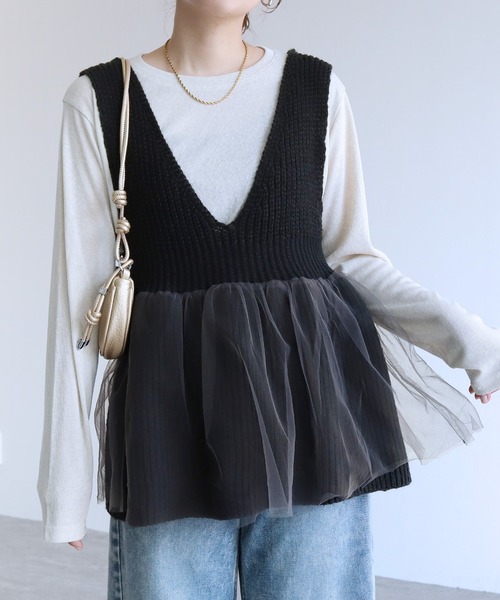 reca（レカ）の「ニット×チュールVネックペプラムベスト（ベスト・レディース・ブラック/グレイッシュベージュ・M）」の7枚目の写真