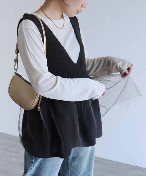 reca（レカ）の「ニット×チュールVネックペプラムベスト（ベスト・レディース・ブラック/グレイッシュベージュ・M）」の8枚目の写真