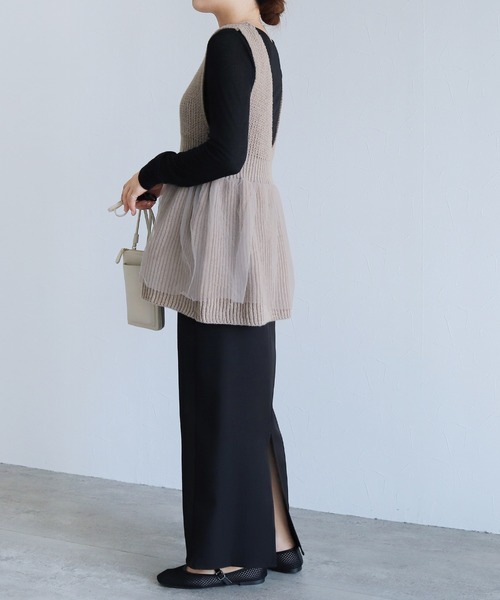 reca（レカ）の「ニット×チュールVネックペプラムベスト（ベスト・レディース・ブラック/グレイッシュベージュ・M）」の10枚目の写真