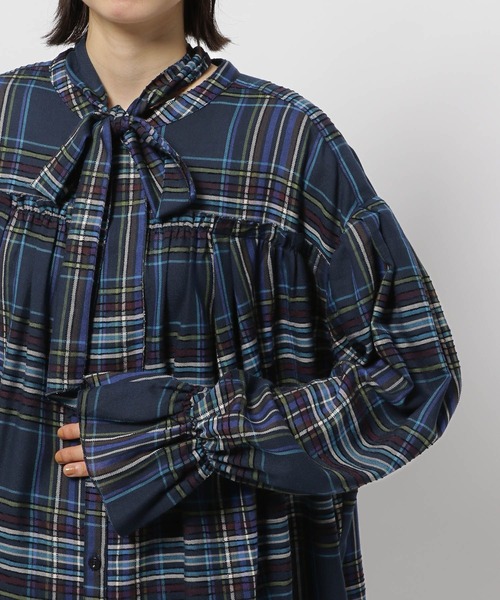 niko and...（ニコアンド）の「2WAYボウタイチェックブラウス（シャツ/ブラウス・レディース・ネイビー/アイボリー/オフホワイト・FREE）」の5枚目の写真