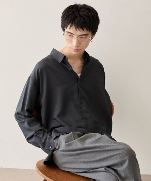 LUCY(ルーシー)の「LUCY/ルーズシルエットボックスシャツ(シャツ/ブラウス・メンズ・オフホワイト/チャコールグレー/ブルー・MEDIUM/LARGE)」の1枚目の写真