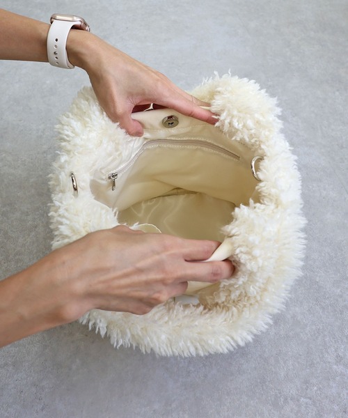 COLDE （コルデ）の「フェイクファー×キルティング2wayトートバッグ（トートバッグ・レディース・モカ/アイボリー/ブラック・FREE）」の20枚目の写真