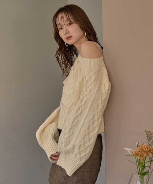 mideal(マイディール)の「one shoulder cable knit / ワンショルケーブルニット(ニット/セーター・レディース・アイボリー/ブルーグリーン/ボルドー・FREE)」の16枚目の写真
