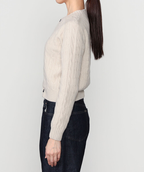 Morris & Sons（モリスアンドサンズ）の「MORRIS & SONS | ジーロンラム ケーブルニットカーディガン WOMEN（カーディガン/ボレロ・レディース・ブラック/ブラウン系その他/レッド/ベージュ・F）」の12枚目の写真