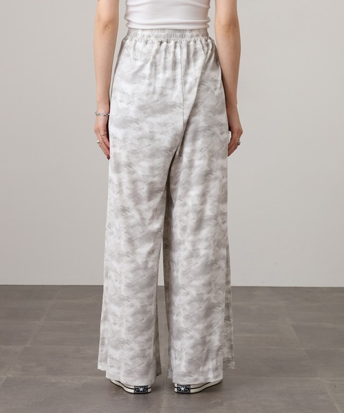 Brownie（ブラウニー）の「ぼかし柄テレコイージーパンツ（その他パンツ・レディース・オフホワイト・FREE）」の3枚目の写真