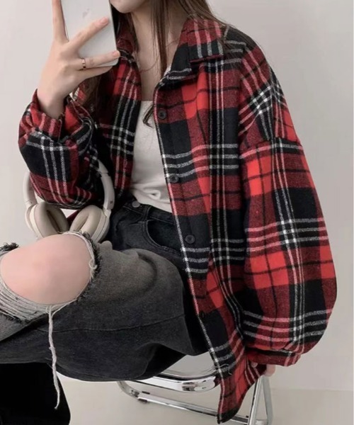 kirakiraShop(キラキラショップ)の「裏起毛 チェック柄 オーバーサイズ シャツ(シャツ/ブラウス・レディース・ブラウン/ブルー/レッド・FREE)」の3枚目の写真