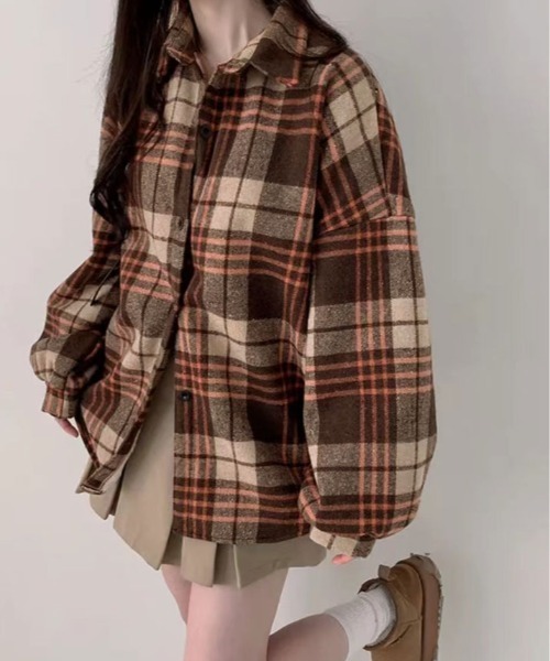 kirakiraShop(キラキラショップ)の「裏起毛 チェック柄 オーバーサイズ シャツ(シャツ/ブラウス・レディース・ブラウン/ブルー/レッド・FREE)」の9枚目の写真