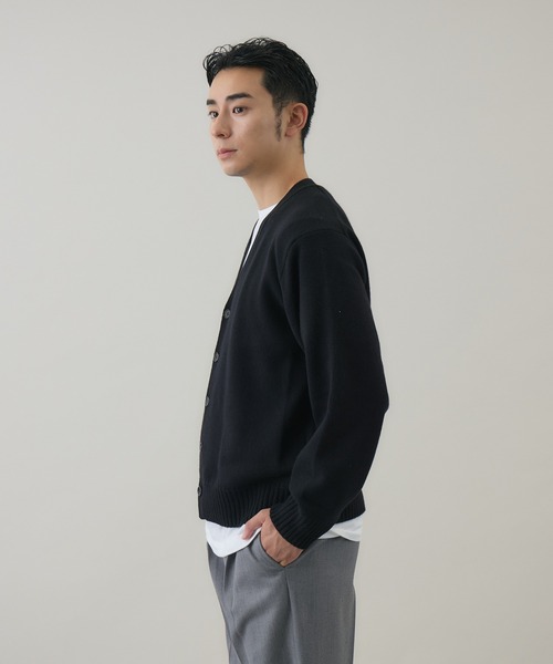 kuros'(クロス)の「【kuros’オリジナル】ウールカシミヤ Vネックノーマルカーディガン(カーディガン/ボレロ・メンズ・ホワイト/チャコールグレー/ブラック・X-LARGE/LARGE)」の5枚目の写真