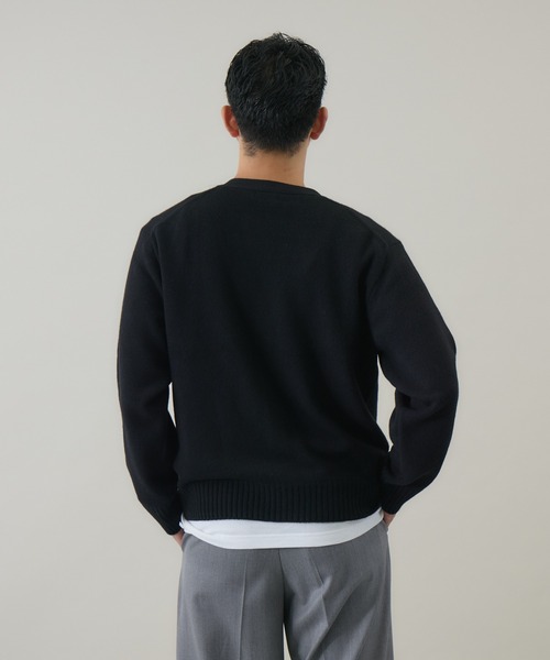 kuros'(クロス)の「【kuros’オリジナル】ウールカシミヤ Vネックノーマルカーディガン(カーディガン/ボレロ・メンズ・ホワイト/チャコールグレー/ブラック・X-LARGE/LARGE)」の6枚目の写真