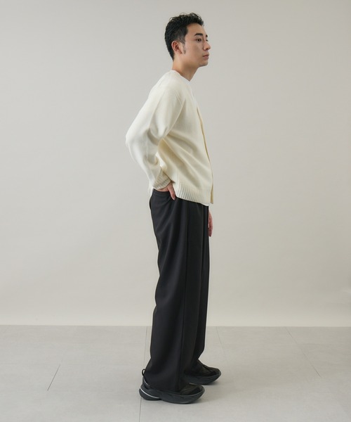 kuros'(クロス)の「【kuros’オリジナル】ウールカシミヤ Vネックノーマルカーディガン(カーディガン/ボレロ・メンズ・ホワイト/チャコールグレー/ブラック・X-LARGE/LARGE)」の20枚目の写真