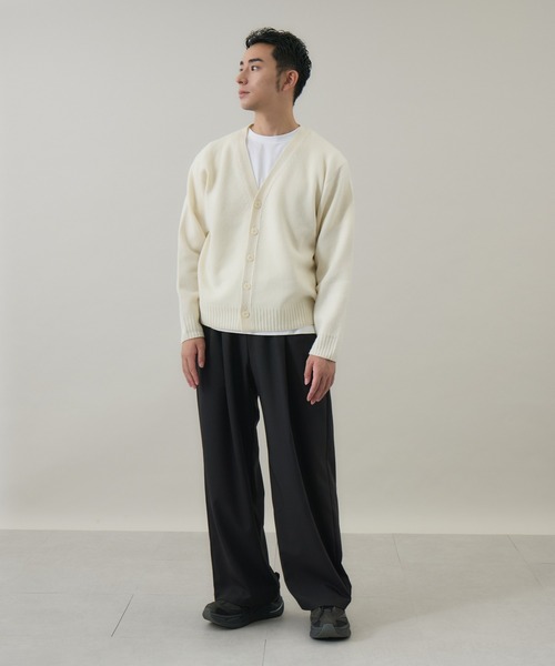 kuros'(クロス)の「【kuros’オリジナル】ウールカシミヤ Vネックノーマルカーディガン(カーディガン/ボレロ・メンズ・ホワイト/チャコールグレー/ブラック・X-LARGE/LARGE)」の22枚目の写真