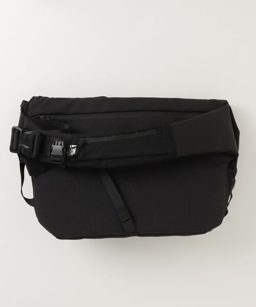 CMF OUTDOOR GARMENT（シーエムエフアウトドアガーメント）の「CMF OUTDOOR GARMENT / シーエムエフ アウトドア ガーメント：MESSENGER BAG SMOOTH NYLON：CMF2501-AC24[AST]（ショルダーバッグ・メンズ・ブラック・FREE）」の3枚目の写真