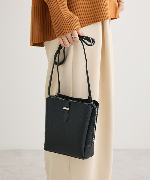 Green　Parks（グリーンパークス）の「andmikka.三層ミニショルダーバック（ショルダーバッグ・レディース・モカ/ブラック・FREE）」の7枚目の写真