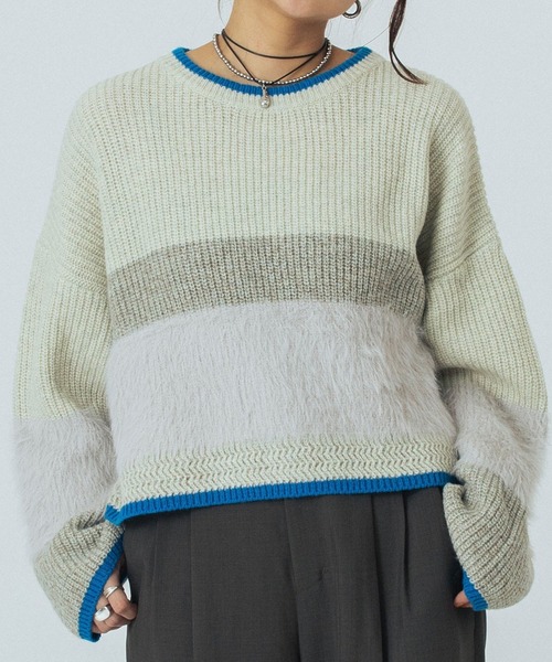 ROSE BUD（ローズバッド）の「CROPPED BLOKING KNIT（ニット/セーター・レディース・ブルー/ベージュ/レッド/グリーン・ONE SIZE）」の2枚目の写真