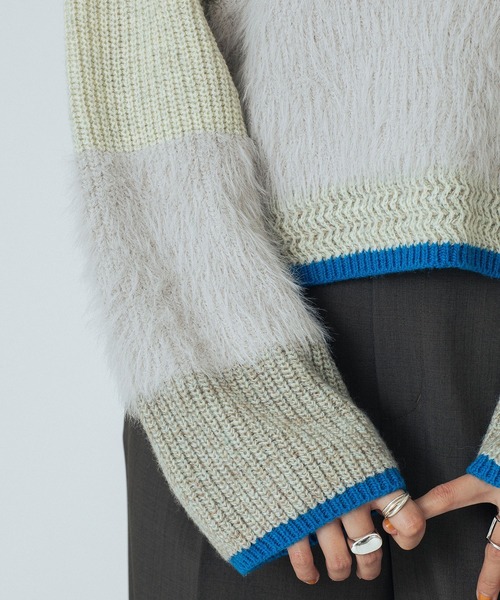 ROSE BUD（ローズバッド）の「CROPPED BLOKING KNIT（ニット/セーター・レディース・ブルー/ベージュ/レッド/グリーン・ONE SIZE）」の17枚目の写真