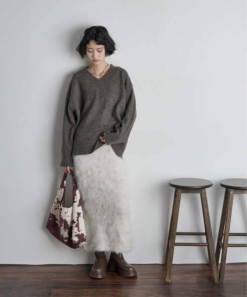 Vネックルーズニットトップ（ニット/セーター）｜THE YOn（ザヨン）の