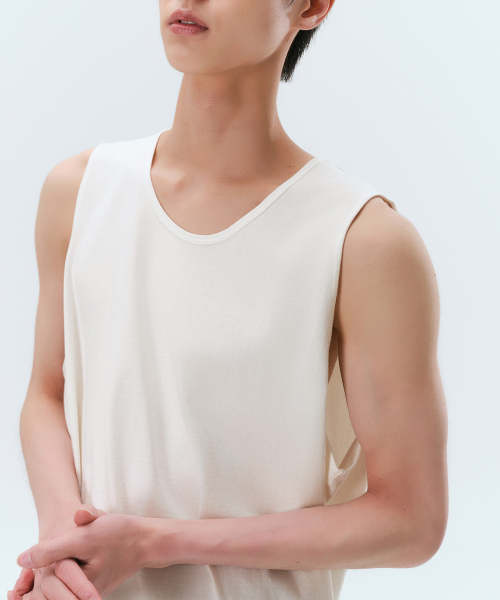 MUSINSA STANDARD（ムシンサスタンダード）の「レイヤードスcoopネックスリーブレストップ[クリーム]（Tシャツ/カットソー・メンズ・その他・SMALL/MEDIUM/LARGE/X-LARGE/XX-LARGE/XXX-LARGE）」の4枚目の写真