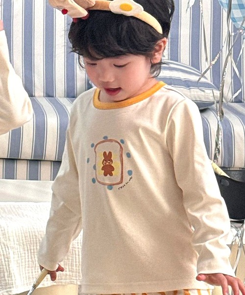 DAY CLOSET(デイ クローゼット)の「【セットアップ/男女兼用/伸縮性あり】長袖ラウンドネック プリント×ボーダー ストライプ ルームウェア 上下2点セット キッズ(ルームウェア/パジャマ・キッズ・ブラック/マスタード・130cm/110cm/100cm/120cm)」の11枚目の写真