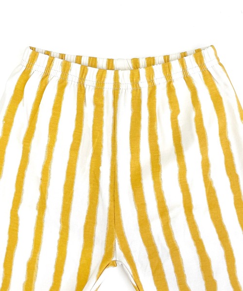 DAY CLOSET(デイ クローゼット)の「【セットアップ/男女兼用/伸縮性あり】長袖ラウンドネック プリント×ボーダー ストライプ ルームウェア 上下2点セット キッズ(ルームウェア/パジャマ・キッズ・ブラック/マスタード・130cm/110cm/100cm/120cm)」の12枚目の写真