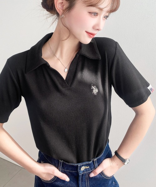 U.S. POLO ASSN.(ユーエスポロアッスン)の「moment+別注【U.S.POLO ASSN.】ワンポイント刺繍スキッパー衿半袖カットソー(Tシャツ/カットソー・レディース・杢グレー/アイボリー/ブラック/ネイビー・M/L)」の2枚目の写真