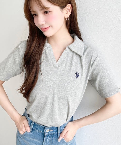 U.S. POLO ASSN.(ユーエスポロアッスン)の「moment+別注【U.S.POLO ASSN.】ワンポイント刺繍スキッパー衿半袖カットソー(Tシャツ/カットソー・レディース・杢グレー/アイボリー/ブラック/ネイビー・M/L)」の8枚目の写真