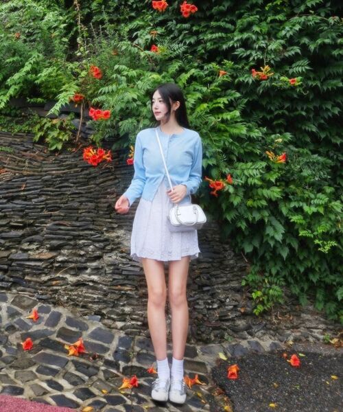 ROSEFRANTZ（ロゼフランツ）の「Eyelet Round Cardigan [Sky Blue]（カーディガン/ボレロ・レディース・スカイブルー・FREE）」の4枚目の写真