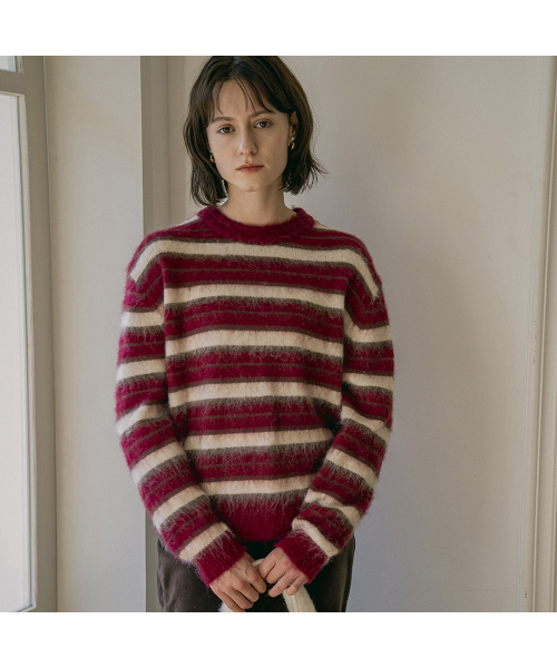 VANONE ATELIER(バノンアトリエ)の「KN4255 ヘアリーストライプニット_ワイン(ニット/セーター・レディース・バーガンディー・FREE)」の2枚目の写真