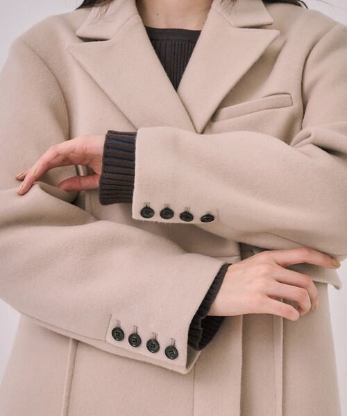 UNITED TOKYO(ユナイテッドトウキョウ)の「マキシチェスターコート|オフィスカジュアル/オケージョン/保温/冬服(チェスターコート・レディース・ブラック/ベージュ・1/2)」の11枚目の写真