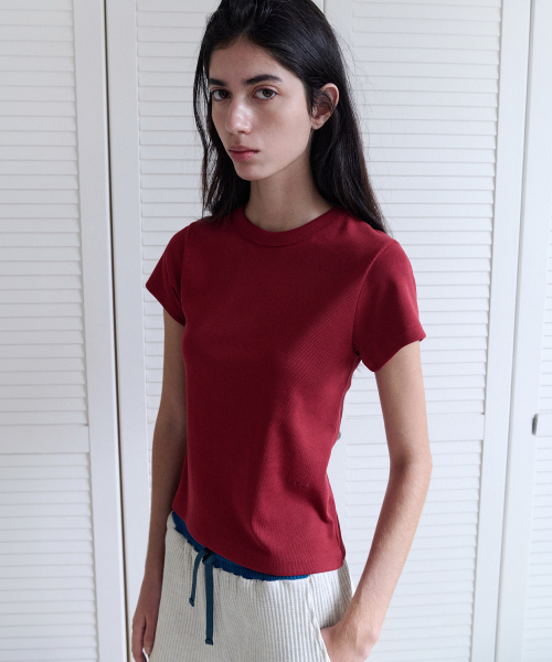ANDNEEDS(アンドニーズ)の「Bessette half tee (red)(Tシャツ/カットソー・レディース・その他・FREE)」の4枚目の写真