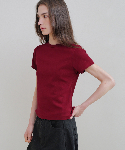 ANDNEEDS(アンドニーズ)の「Bessette half tee (red)(Tシャツ/カットソー・レディース・その他・FREE)」の3枚目の写真