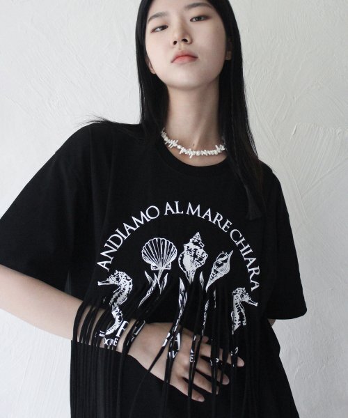 RUBATI(ルバティ)の「フリンジプリントTシャツ_ブラック(Tシャツ/カットソー・レディース・その他・FREE)」の1枚目の写真