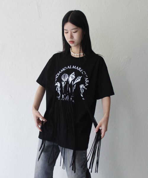 RUBATI(ルバティ)の「フリンジプリントTシャツ_ブラック(Tシャツ/カットソー・レディース・その他・FREE)」の2枚目の写真