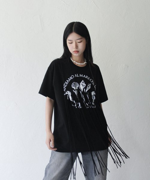 RUBATI(ルバティ)の「フリンジプリントTシャツ_ブラック(Tシャツ/カットソー・レディース・その他・FREE)」の4枚目の写真