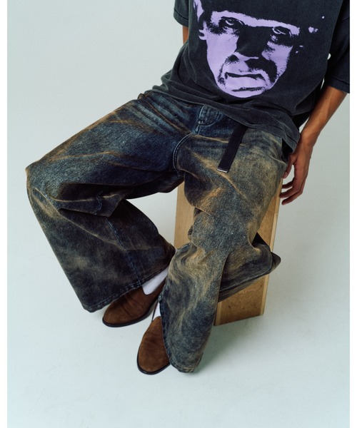 ADAM PATEK(アダムパテック)の「ADAMPATEK/velour dust wide pants/フロッキーデニムブラストワイドパンツ(デニムパンツ・メンズ・ブラウン/ブラック・1/2)」の2枚目の写真