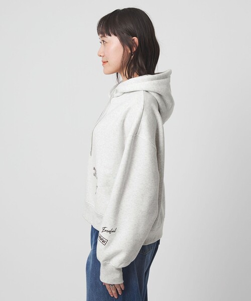 green label relaxing（グリーンレーベルリラクシング）の「【WEB限定】＜at ease＞エンブロイダリ― フーディ―（パーカー・レディース・ライトグレー/ブラック・FREE）」の16枚目の写真