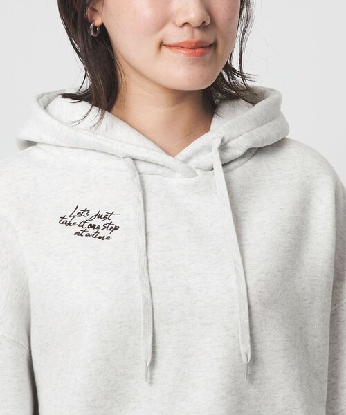 green label relaxing（グリーンレーベルリラクシング）の「【WEB限定】＜at ease＞エンブロイダリ― フーディ―（パーカー・レディース・ライトグレー/ブラック・FREE）」の18枚目の写真