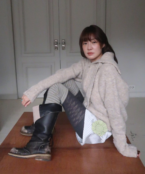 Majournee(マジョネ)の「TIE SET COZY BOUCLE KNIT ZIP-UP_OATMEAL(ニット/セーター・レディース・その他・FREE)」の2枚目の写真