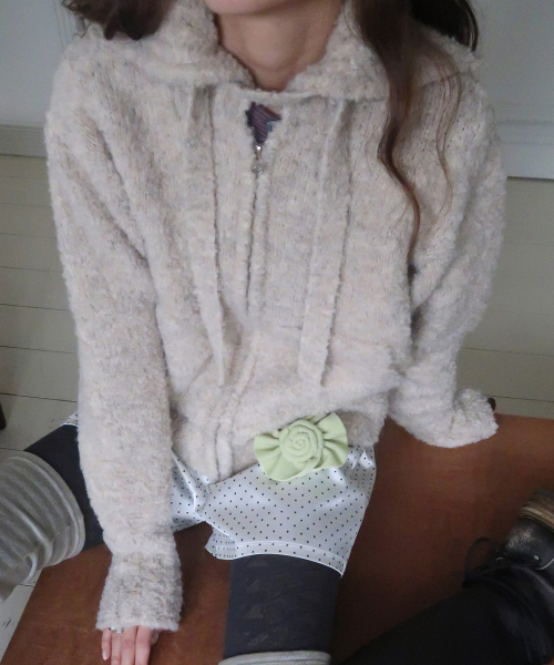 Majournee(マジョネ)の「TIE SET COZY BOUCLE KNIT ZIP-UP_OATMEAL(ニット/セーター・レディース・その他・FREE)」の4枚目の写真