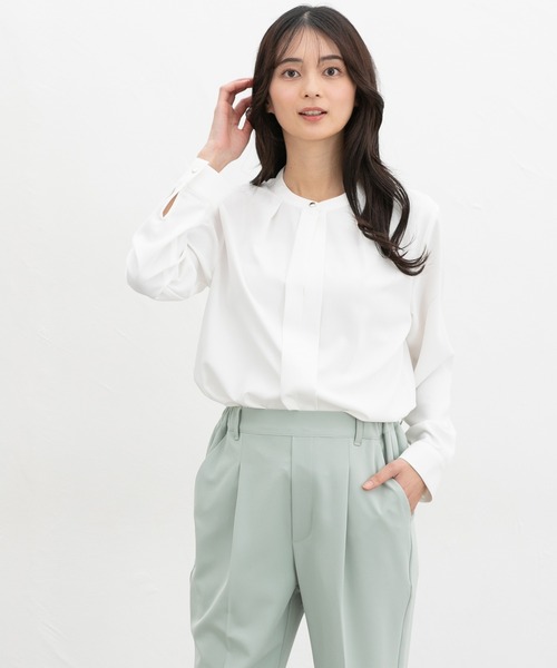 Honeys(ハニーズ)の「バンドカラーブラウス(シャツ/ブラウス・レディース・ネイビー/ライトグレー/ホワイト/ライトベージュ/ライトピンク・3L/LL/L/S/M)」の8枚目の写真