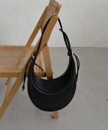 CAPRICIEUX LE'MAGE | ハーフムーンバッグ(ショルダーバッグ)