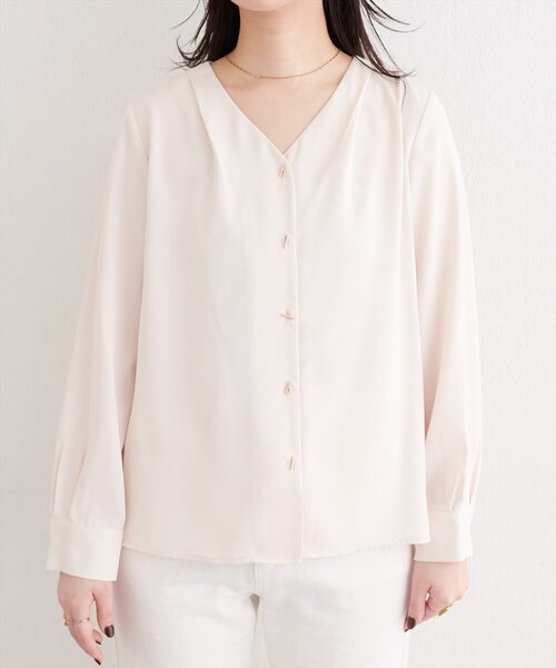 natural couture（ナチュラルクチュール）の「プチプラバー釦とろみブラウス（シャツ/ブラウス・レディース・チャコールグレー/サックスブルー/ピンクベージュ/グレイッシュベージュ/アイボリー・FREE）」の11枚目の写真