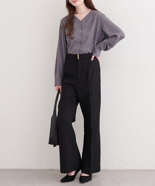 natural couture（ナチュラルクチュール）の「プチプラバー釦とろみブラウス（シャツ/ブラウス・レディース・チャコールグレー/サックスブルー/ピンクベージュ/グレイッシュベージュ/アイボリー・FREE）」の22枚目の写真