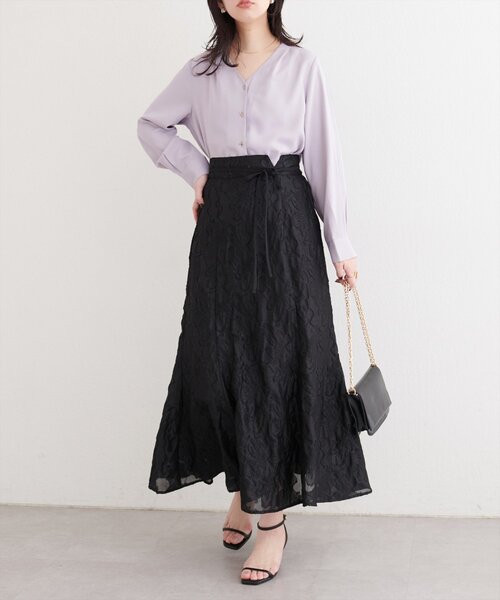 natural couture（ナチュラルクチュール）の「プチプラバー釦とろみブラウス（シャツ/ブラウス・レディース・チャコールグレー/サックスブルー/ピンクベージュ/グレイッシュベージュ/アイボリー・FREE）」の10枚目の写真