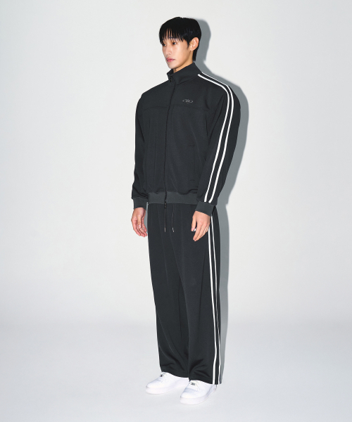 BORN TO WIN（ボーントゥウィン）の「CHROME B JERSEY TRACK JACKET [CHARCOAL]（ジャージ・メンズ・その他・3/2/1）」の4枚目の写真