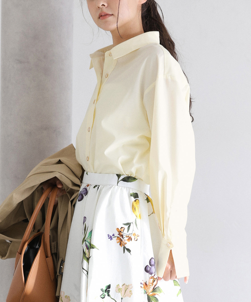 La TOTALITE（ラトータリテ）の「【洗える】スリットカフスシャツ（シャツ/ブラウス・レディース・ブルー/ホワイト/イエロー・FREE）」の3枚目の写真