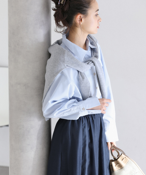 La TOTALITE（ラトータリテ）の「【洗える】スリットカフスシャツ（シャツ/ブラウス・レディース・ブルー/ホワイト/イエロー・FREE）」の2枚目の写真