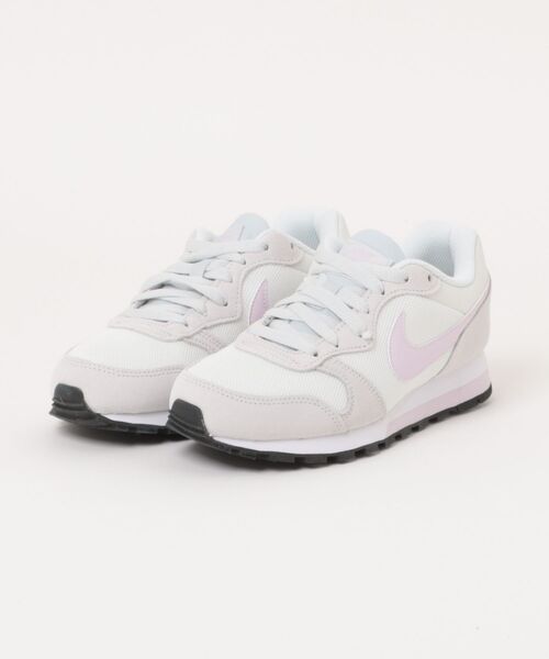 NIKE(ナイキ)の「《NIKE》ウィメンズ MD ランナー 2(スニーカー・レディース・ブラック×ホワイト/ホワイト×ピンク/ホワイト系その他/ホワイト系その他3/ホワイト系その他2・23.5cm/24.0cm/23.0cm/22.5cm/25.0cm/24.5cm)」の5枚目の写真